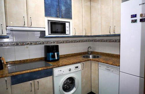 Apartamento con piscina de junio a septiembre y a 100 m de la playa - Photo 4