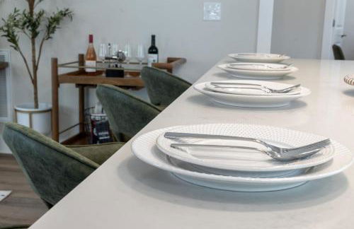 Brand New 4bd - Modern - Prime Location - Spacious - Foto 6