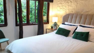 Historic Property with Stunning Views (Walk to the pub) - Foto 2