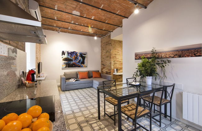 Happy People Gaudi Sant Pau - Foto 77