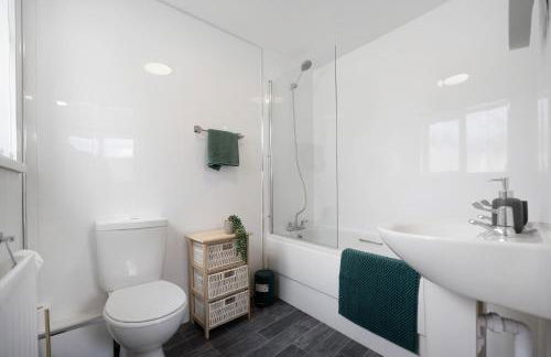 NEW! 3 Bedroom Home in Sunderland by Stay With Us, Perfect for Families & Contractors, FREE WiFi!! - Foto 30