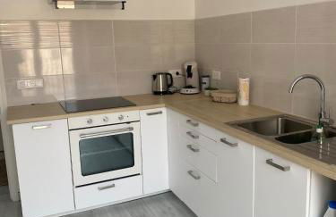 T3 Moderne, spacieux & climatisé - Parking Privé - Foto 12