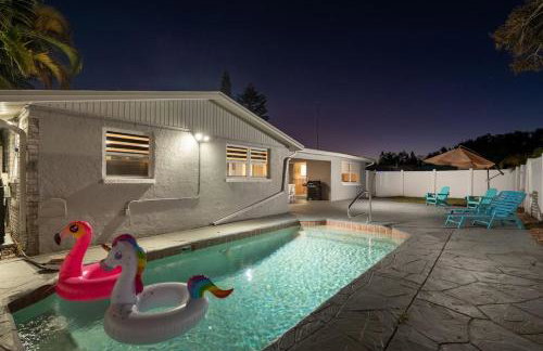 Home With Heated Pool Near Beaches - Foto 7