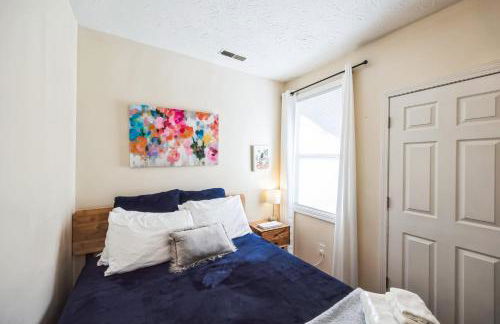 Charming Getaway on Ash St- Minutes from Cinci - Photo 3