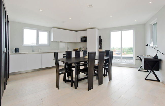 Fabulous 2-bed Penthouse, Wimbledon - Foto 14