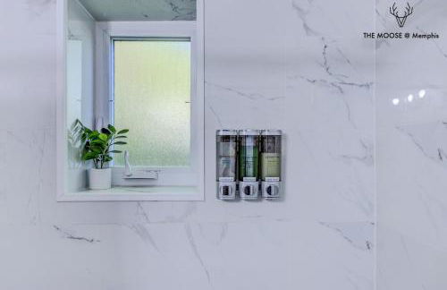 The Moose #4 - Elvis Presley King Suite with Free Parking and WIFI - Foto 23