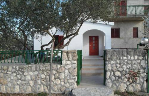 One Bedroom apartment with Terrace - Photo 13