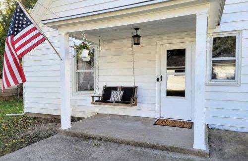 Beautiful Craftsman Style Home w/ Fenced Yard - Foto 29