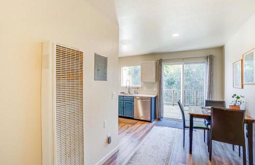 Airy Fortuna Apartment with Deck! - Foto 8