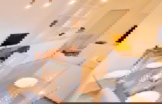 Bright 2 bedrooms flat w parking&balcont - Foto 13