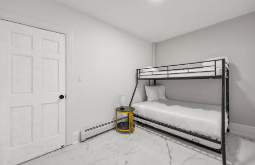 5MIN walk NYC Train Massage Chair Sleeps 12Plus - Foto 10