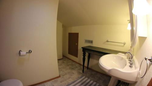 DOWN TOWN BUNGALOW Entire home available - Foto 3