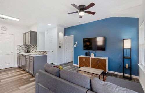 Quaint 2BD2B Condo* Fully Furnished*Amazing Patio* - Photo 3