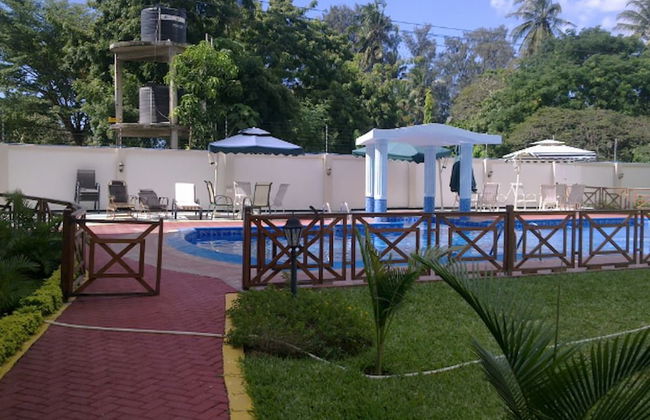 Penthouse Near the Beach with WiFi - Photo 8