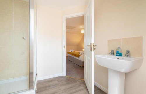 Swindon Modern Large House with Garden Sleeps 7 - Foto 16