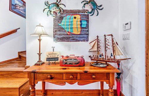 Riverfront Carrabelle Home with Furnished Patio! - Foto 9