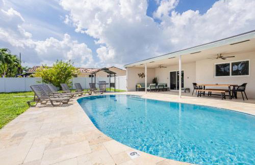 Amazing 5BR Villa Heated Pool near Hard Rock - Foto 3