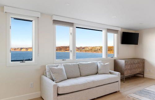New Modern Studio - Stunning Ocean view - Photo 3
