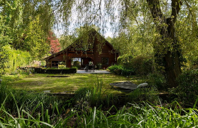 Huswell - Tranquil Retreat Cozy Chalet in the Heart of Urse - Photo 2