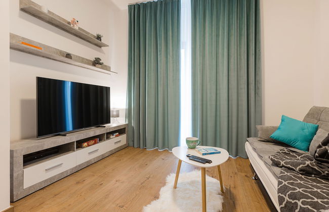 Essenza Charming Two BedRoom Apartment - Photo 5