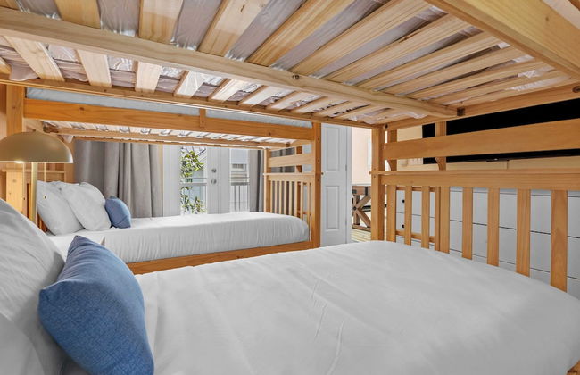 Steps to Beach! Arcade Game Room, Pool + Hot Tub Calico Scallop by Avantstay - Foto 34