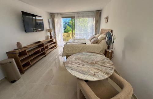 Entire Cozy Studio Walk to La Défense Arena - Foto 6