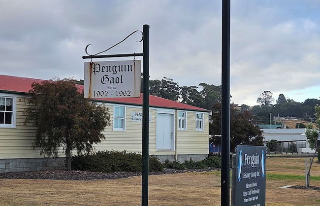 Penguin Retreat - Photo 29