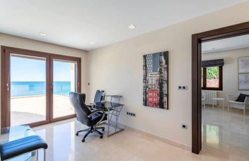 Villa Irene, Large First Line Villa wíth amazing sea- and coast views and large private swimming pool! - Photo 67