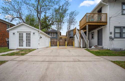 Historic Heights Rustic Urban Tiny Cabin - Foto 27