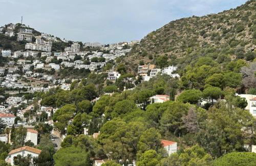 Preciosa casa con piscina desbordante y vistas al mar - Foto 39