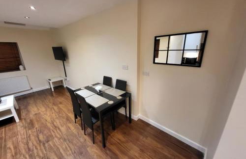 Great Apartment Next To Tooting Bec Tube Station! - Photo 12