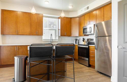 Landing Beautiful 1BD Pool Gym - Foto 48