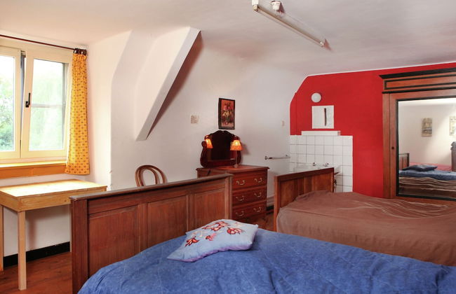 Spacious 11-bed Family Retreat - Photo 8