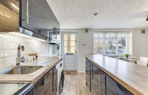 Cozy Riverside Cottage in Hertford Town with Parking - Foto 14