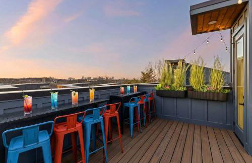 Hot Tub Poker Pool Table & Rooftop City MLS View - Foto 66