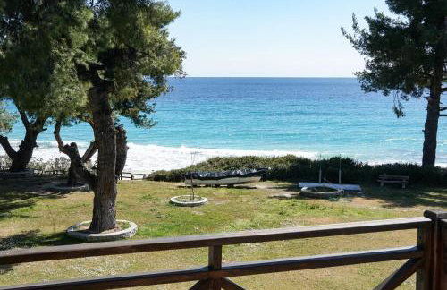 Delfini Villa, beachfront 2-bdrm maisonette - Foto 36