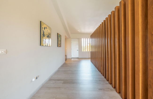 Spacious Villa w Pool Garden Views - Photo 42