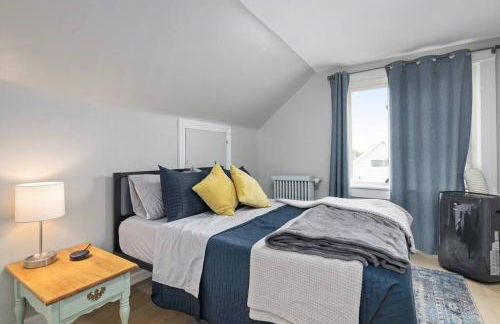 Great Location! 2BR - King Bed - Private Laundry - Foto 16