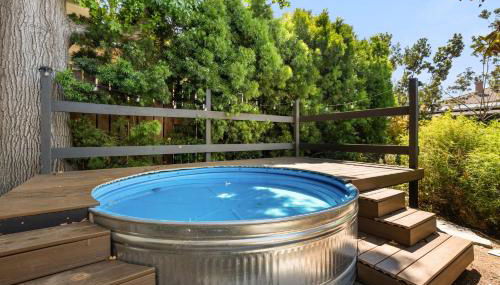 Gorgeous Eccentric Family Home with Cowboy Pool - Foto 2