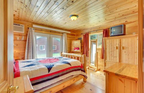 Wraparound Deck and BBQ Pet-Friendly Deadwood Cabin - Foto 18