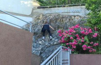 Waterfall House Getaway - Photo 50