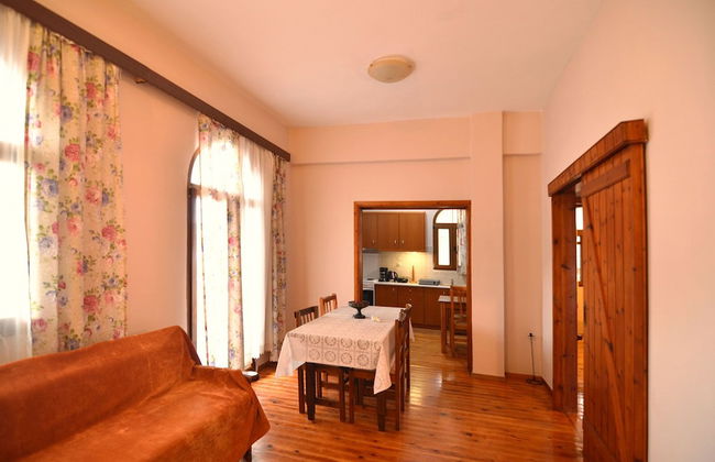 Sofia Limeni - Photo 31