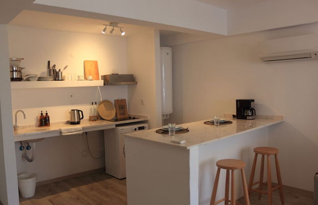 Aloha Suites Mediterranean - Photo 4