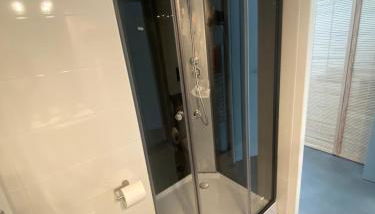 Les Baux-Beaux - Foto 4, Shower