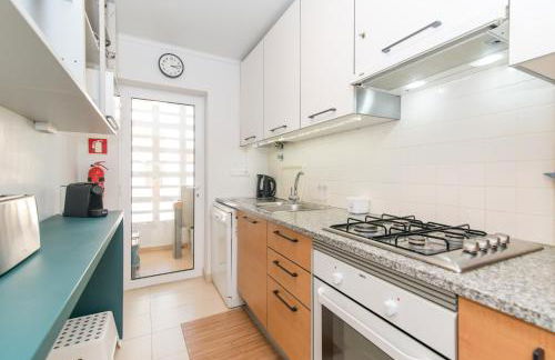 Casa Nobre 2BDR - 4 mins walk Train Station - Pool - Patio - Quiet - Foto 8