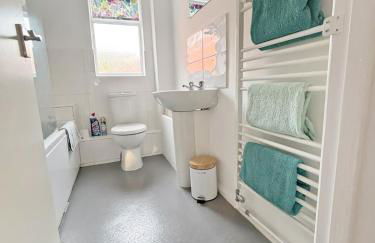 Delightful first floor two bed apartment five minutes walk from Dorking town centre - Foto 3