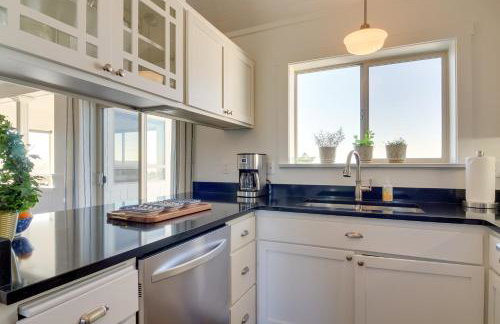 Scenic Bandon Vacation Rental with Beach Access! - Photo 10