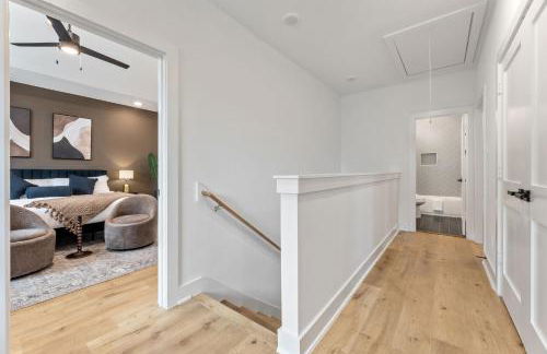 Brand New 3BR 2 5BA Home with Hot Tub - Photo 20