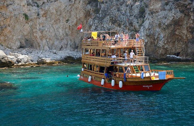 Paseo en barco relajante por la costa de Alanya con almuerzo y bebidas - Foto 3