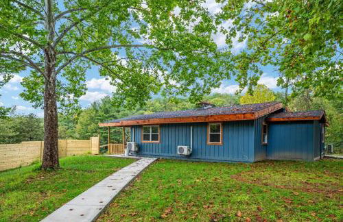 Hidden Hollow 3BD Cabin - Hot Tub, Wifi, Game Room, Fire Pit - Foto 39